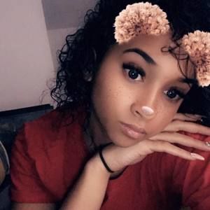 Meet your Posher, Carli